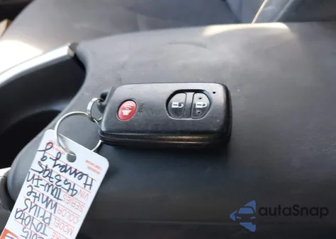 2015 Toyota Prius Three z USA, uszkodzony, nr VIN JTDKN3DU2F0453795